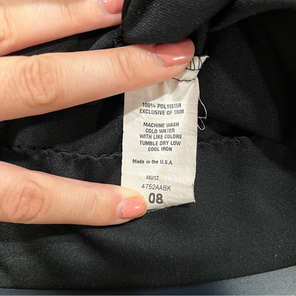 Elegant Choir modest floorlength gown with flowy bell sleeves and ribbon - Picture 15 of 15